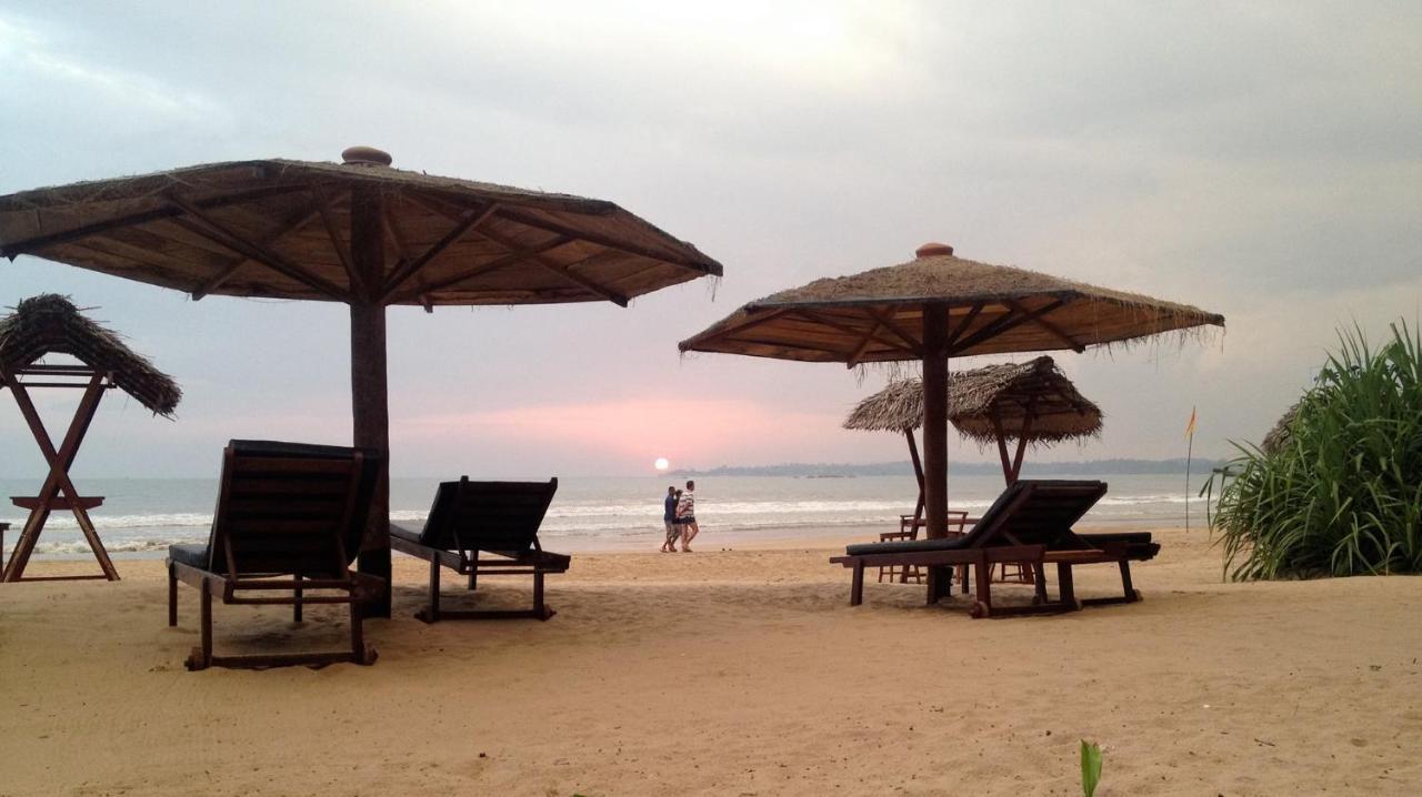 Aussie Swiss Weligama Hotel Kültér fotó