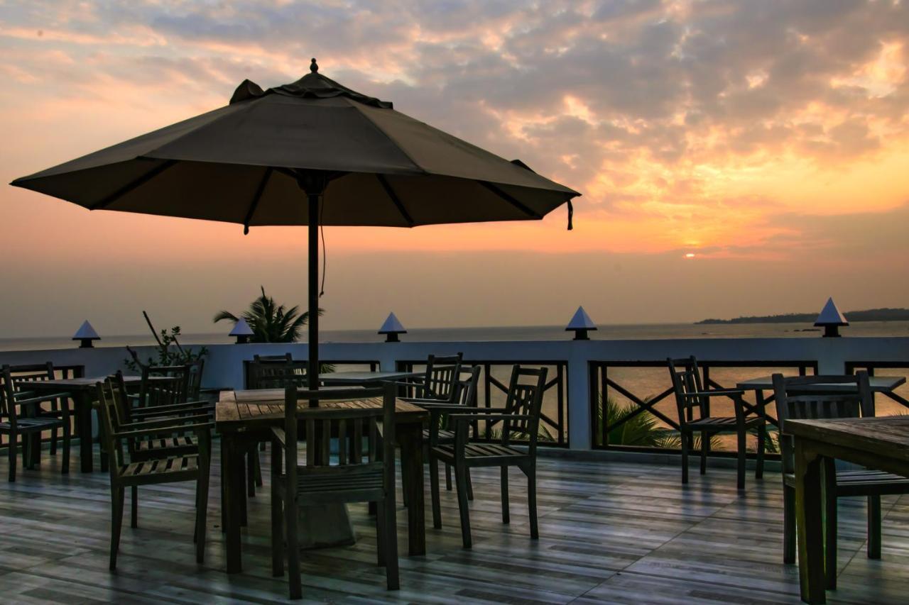 Aussie Swiss Weligama Hotel Kültér fotó