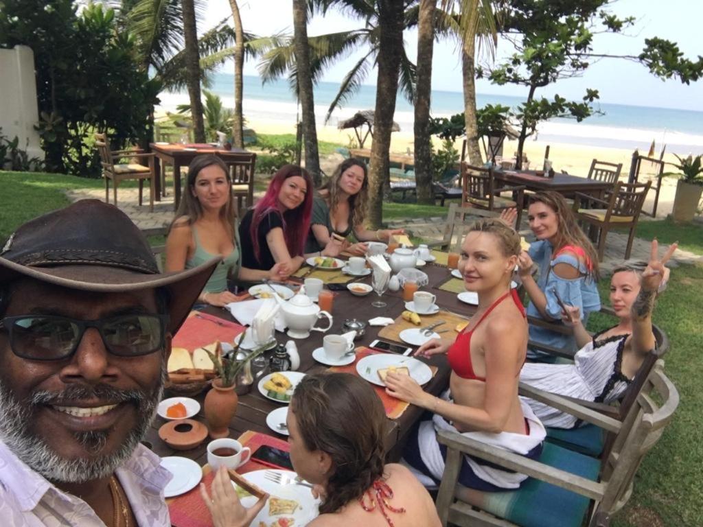 Aussie Swiss Weligama Hotel Kültér fotó