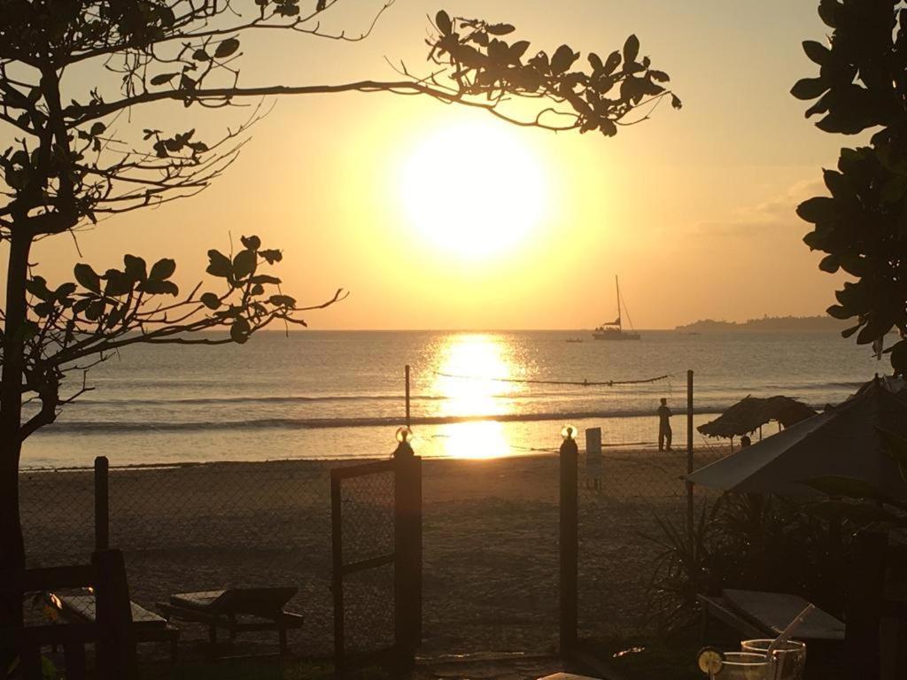 Aussie Swiss Weligama Hotel Kültér fotó