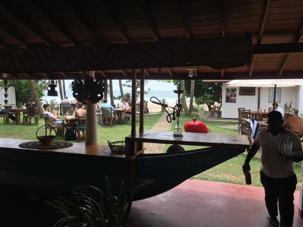 Aussie Swiss Weligama Hotel Kültér fotó